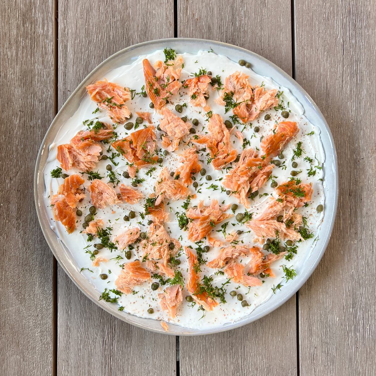 http://www.premiercatch.com/cdn/shop/articles/Smoked_Salmon_Appetizer_1200x1200.jpg?v=1675441105